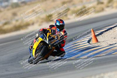 media/Jan-09-2022-SoCal Trackdays (Sun) [[2b1fec8404]]/Turn 11 (935am)/